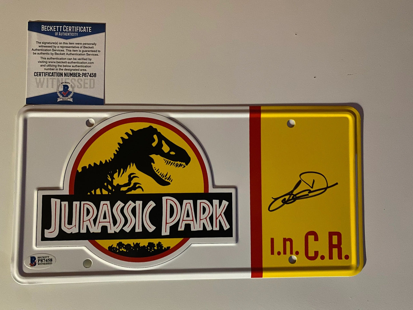 Laura Dern Jurassic Park signed License plate - Beckett witnessed Cert