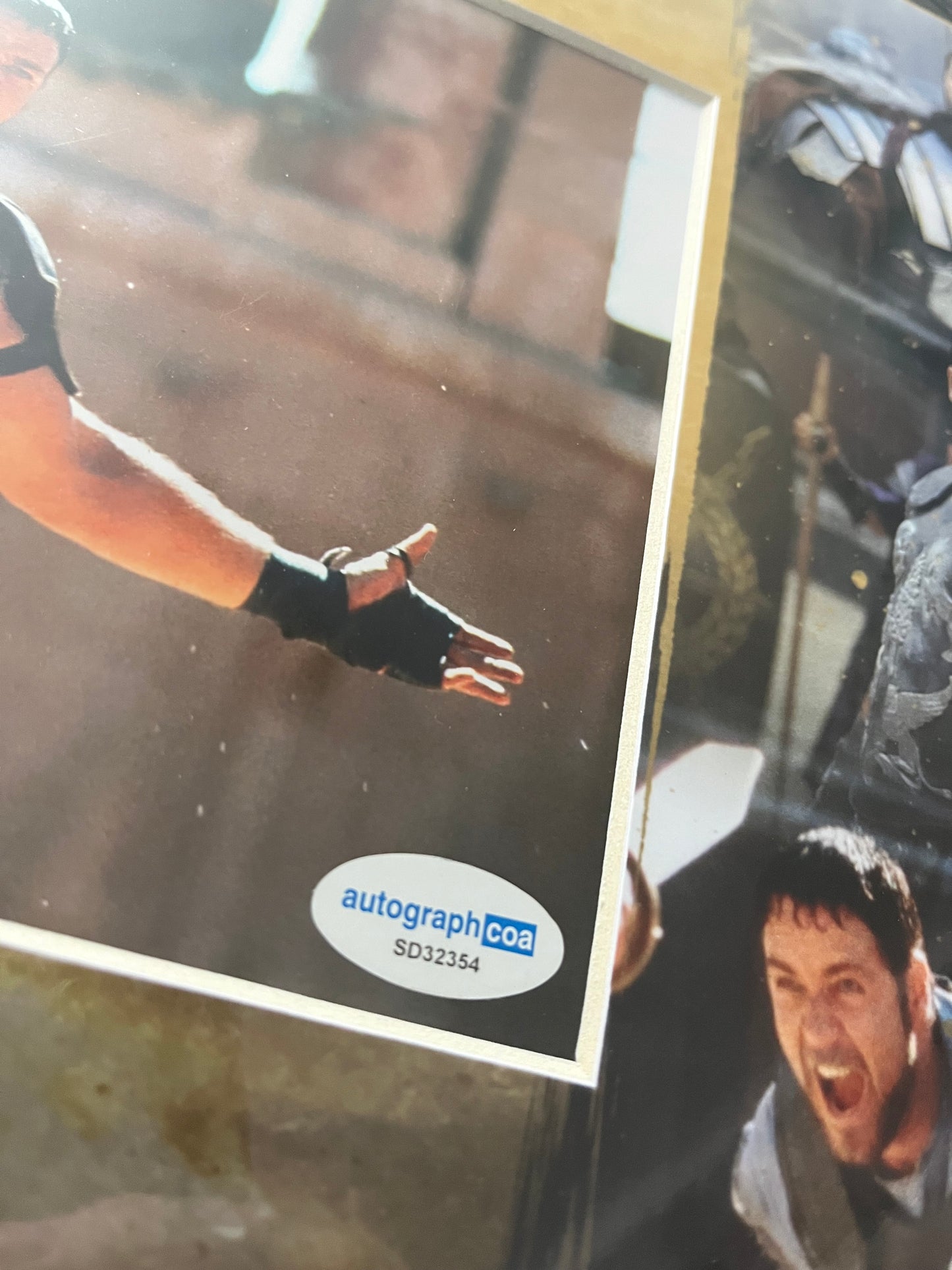 Russell Crowe signed and Mounted Gladiator photo ACOA Authentication