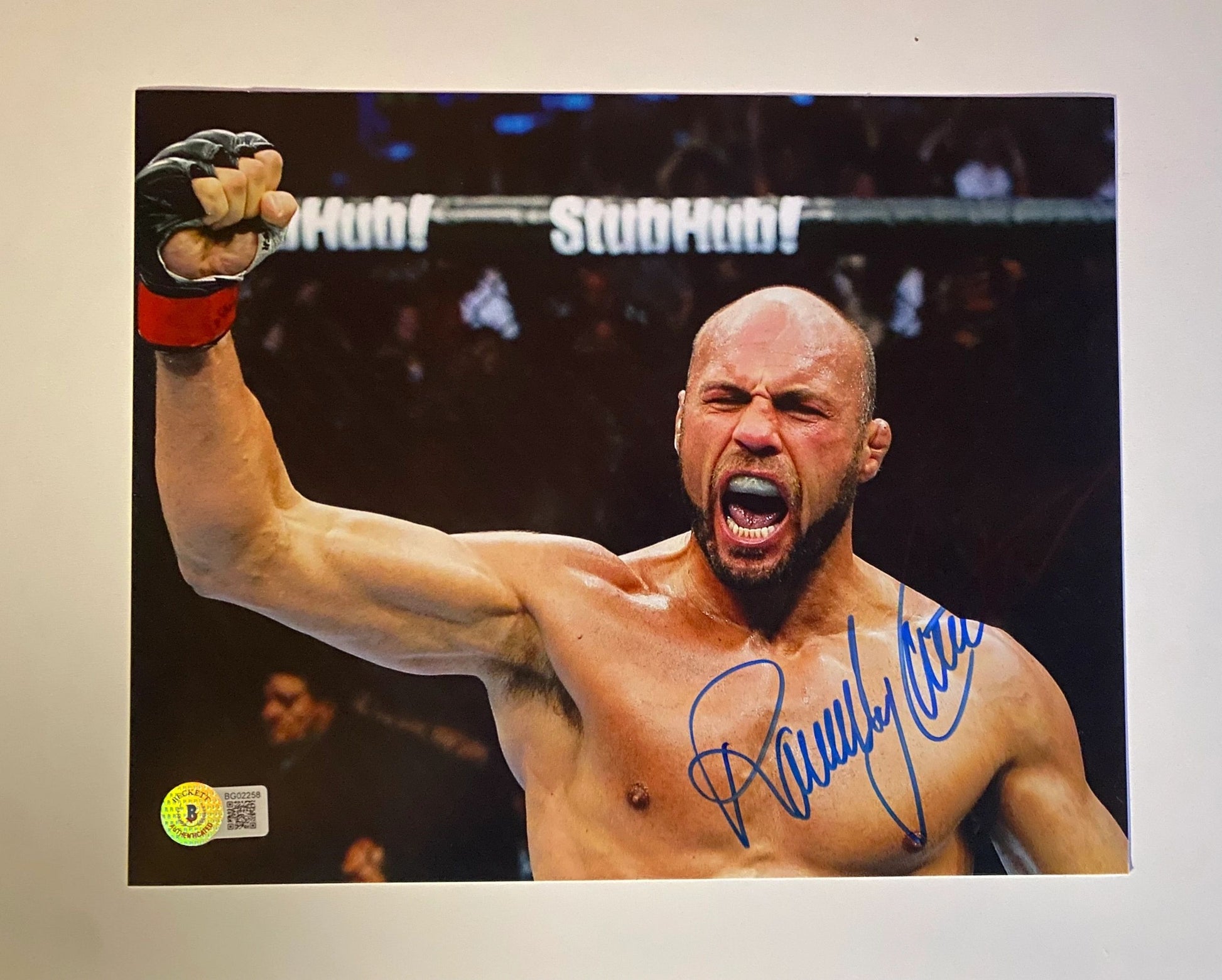 Randy Couture - UFC signed 10x8 - Beckett Authenticated