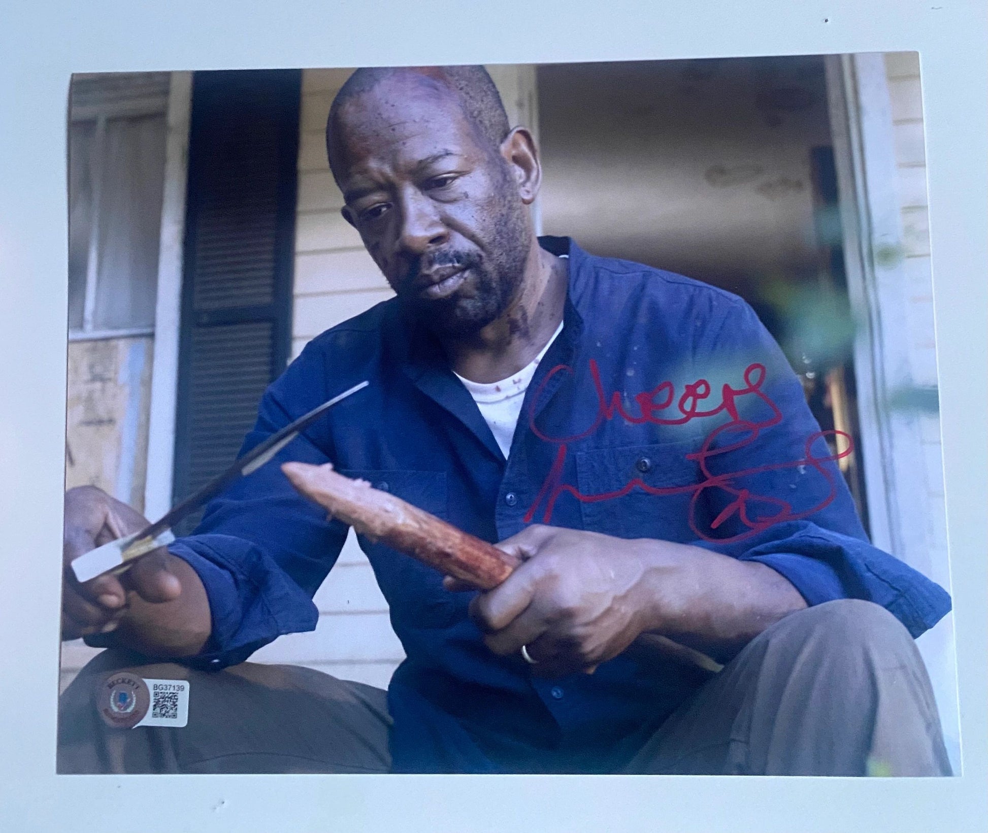 Lenny James - Walking Dead signed 10x8 - Beckett Authenticated